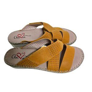 Mia Amore Griffin Dark Yellow Mustard Faux Suede Slide Size 7.5